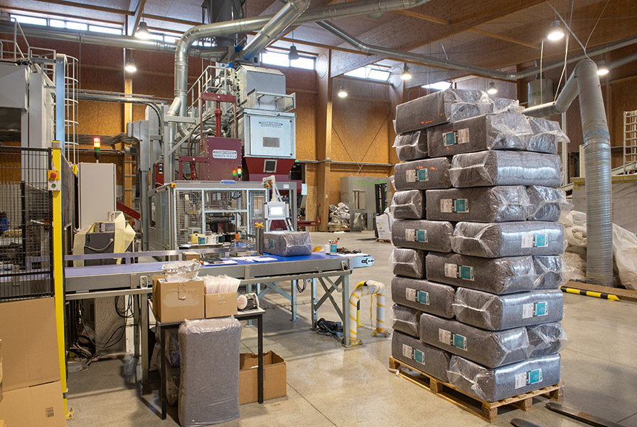 Usine de recyclage des textiles usagés