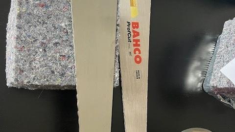 Scie Bahco pour découpe des panneaux passiv coton