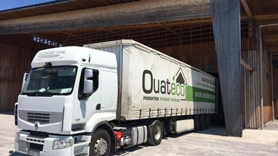 Ouateco transporte ses isolants avec le transporteur local CBJ
