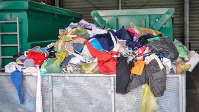 Ouateco recycle les fripes d'Emmaus Lescar en isolant textiles