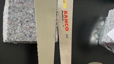 Scie Bahco pour découpe des panneaux passiv coton